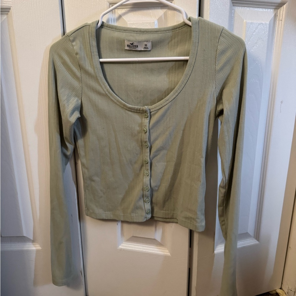 Women's Green Long Sleeve Button-Up Top